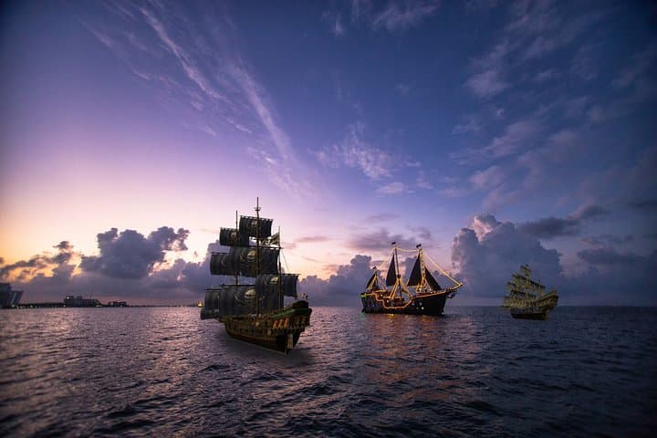 Jolly Roger Deluxe Pirate Dinner Cruise in Cancún — Stunts, Cannons & Sunset