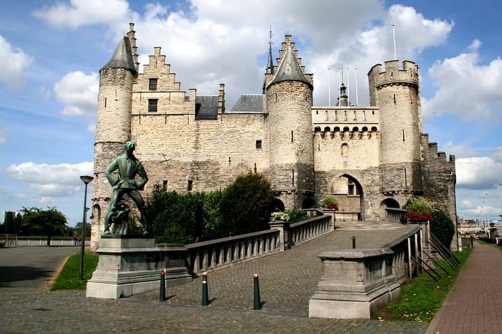 Antwerp e-Scavenger Hunt: Self-Guided Interactive City Trail for Families and Groups photo 4