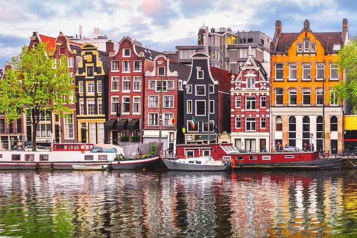 Amsterdam e-Scavenger Hunt — Self-Guided City Game from Stationsplein photo 2