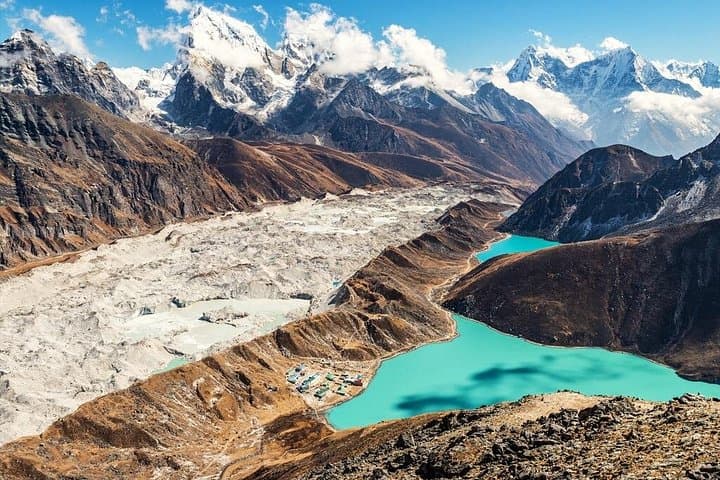 Gokyo Valley Trek 15-Day: Gokyo Ri, Ngozumpa Glacier & Sacred Lakes photo 4