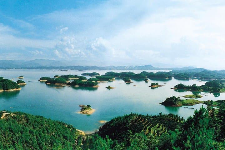 Qiandao Lake Day Trip from Hangzhou: Private Transfer and Boat Ride