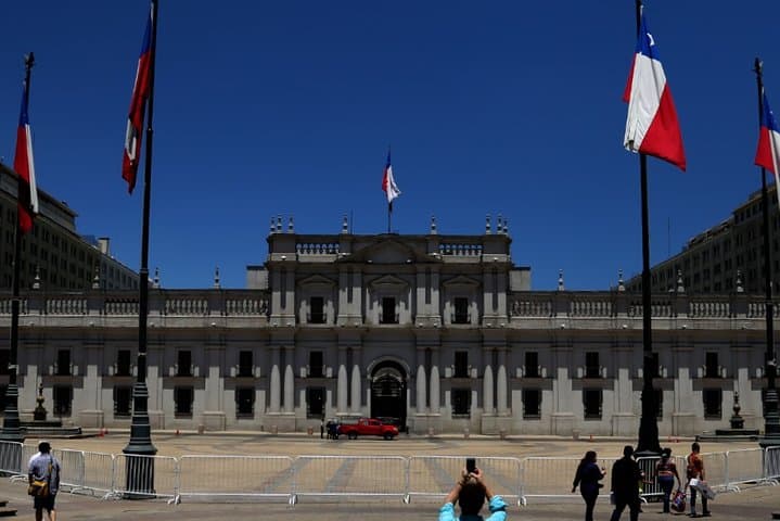 4-Hour Santiago Semi-Private City Tour: Santa Lucía, Plaza de Armas & Modern Santiago