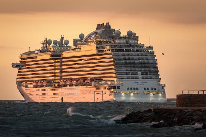 Private Transfer: Dover Cruise Port to London Luton Airport — Reliable Door‑to‑Door Service photo 3