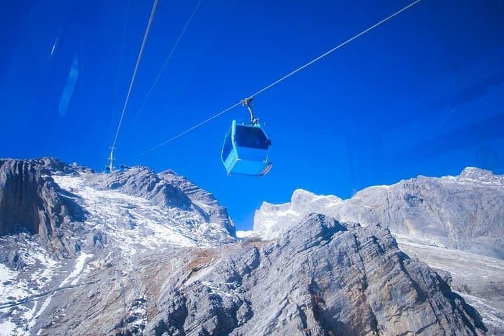 Lijiang Private Day Tour: Jade Dragon Snow Mountain, Impressions Show & Old Town photo 2