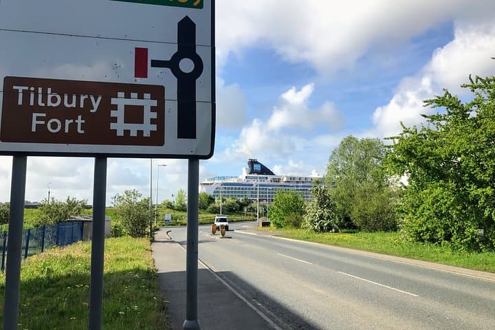 Private Transfer Between London Tilbury Cruise Port and Gatwick Airport — Door-to-Door Service photo 4