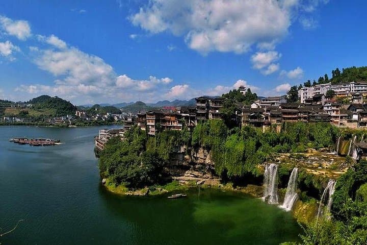 Mengdong River Rafting and Furong Old Town Day Trip from Zhangjiajie photo 2