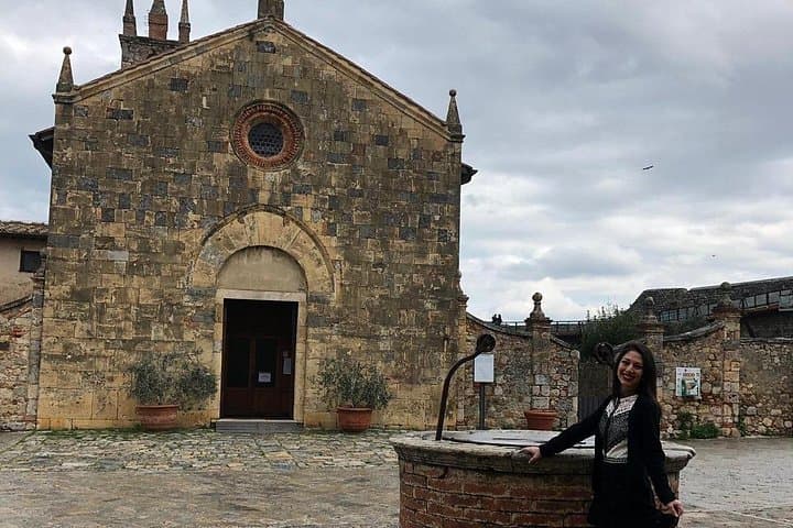 Full-Day Tuscan Hilltowns: Monteriggioni, San Gimignano & Castellina from Rome photo 1
