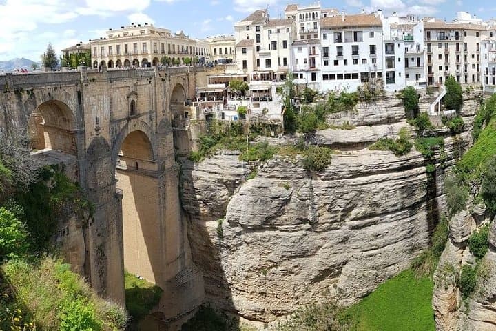 Pueblos Blancos and Ronda: Private Day Trip from Seville to Zahara, Grazalema & Ronda