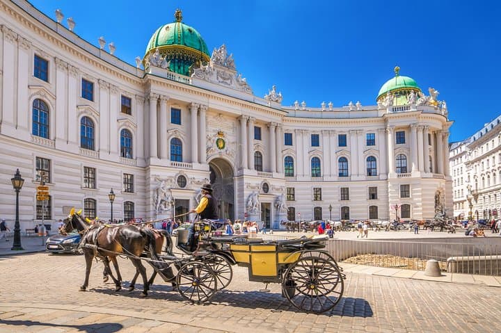 Complete Vienna Bike Tour: Hofburg, Ringstrasse & Naschmarkt in 3 Hours photo 2