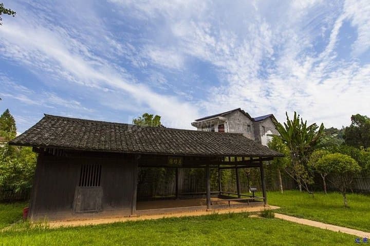 Jiutian Cave Private Expedition & Marshal Helong Memorial Day Tour, Zhangjiajie photo 4