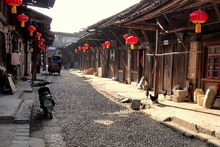 Guilin Private Day Tour — Reed Flute Cave, Elephant Trunk Hill & Daxu Old Town photo 2