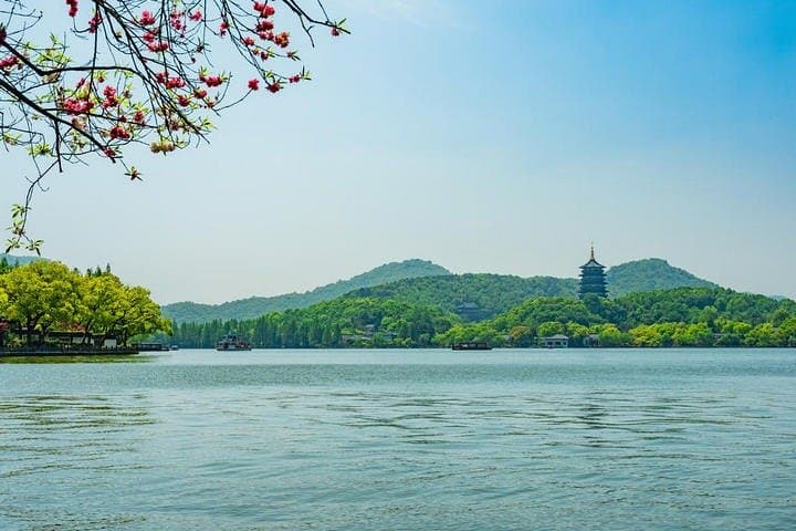 Private 5-Day Muslim-Friendly Tour: Shanghai, Suzhou & Hangzhou Highlights