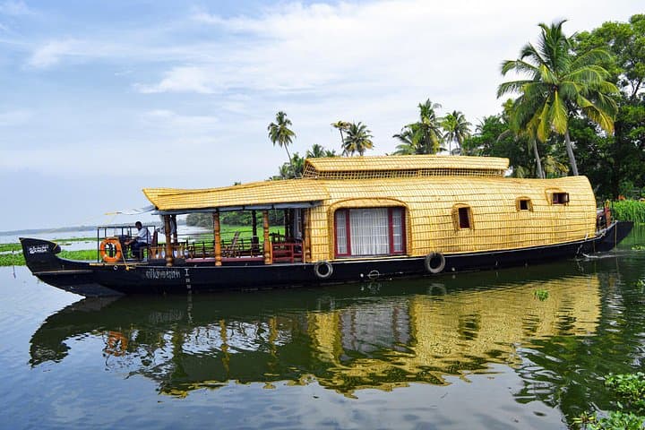 21-Hour Alleppey Houseboat: Backwater Canals, Village Life & Open-Boat Cruise photo 1
