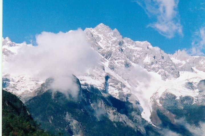 Jade Dragon Snow Mountain & Baisha Village: Lijiang Private Day Tour Guide photo 4
