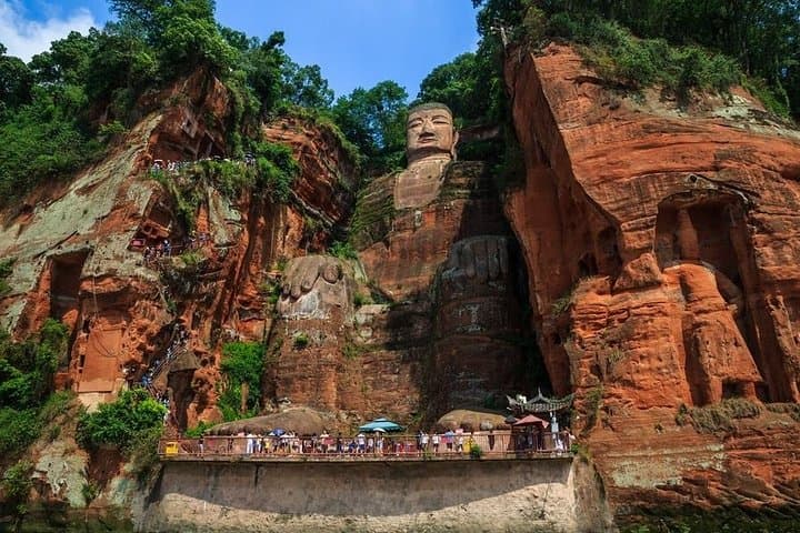 2-Day Chengdu Panda Reserve & Leshan Giant Buddha Private Tour from Guangzhou photo 2