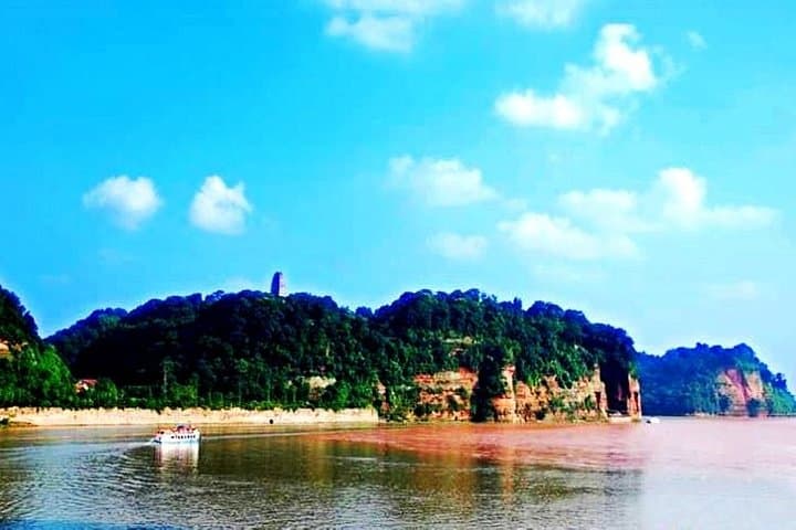 2-Day Chengdu Panda Reserve & Leshan Giant Buddha Private Tour from Guangzhou photo 4