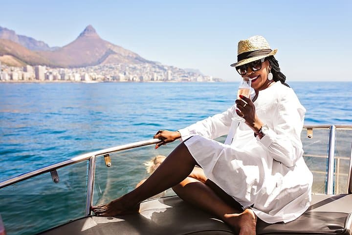 Prosecco Morning Cruise and Waterfront Breakfast in Cape Town