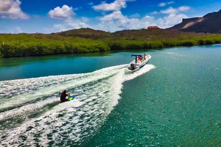 ZUP Board Experience in Curaçao: Wake, Knee & Water Ski at Spanish Water