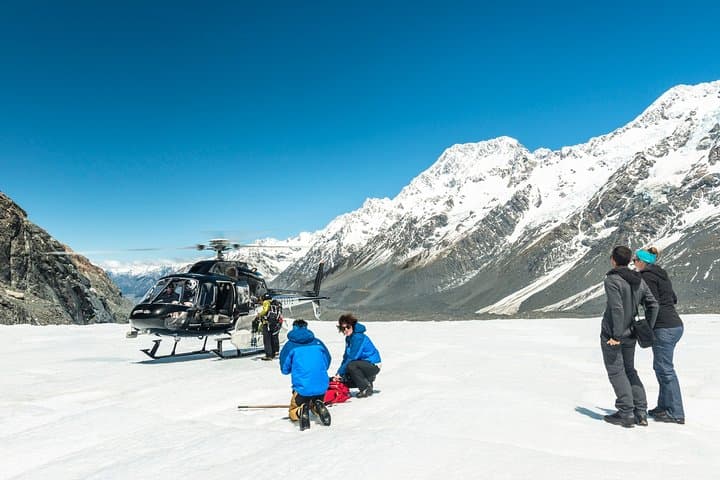 Tasman Glacier Heli-Hike: Scenic 1,300m Glacier Walk from Aoraki/Mt Cook photo 4