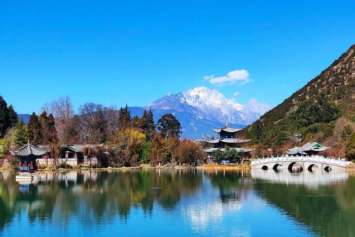 Day Trip to Tiger Leaping Gorge & Black Dragon Pool — Lijiang Private Tour Guide photo 6
