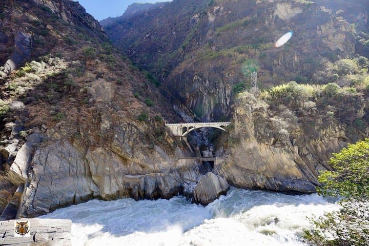 Day Trip to Tiger Leaping Gorge & Black Dragon Pool — Lijiang Private Tour Guide photo 5