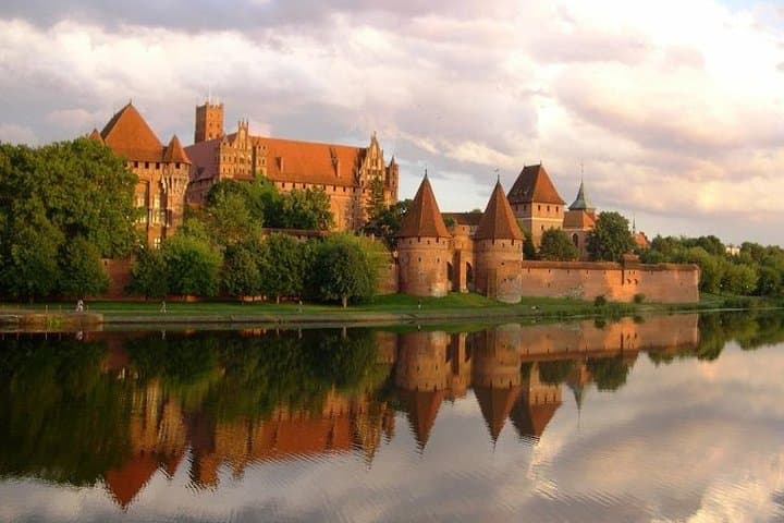 Explore Poland in 12 Days: Private Car Tour from Warsaw to Krakow photo 3