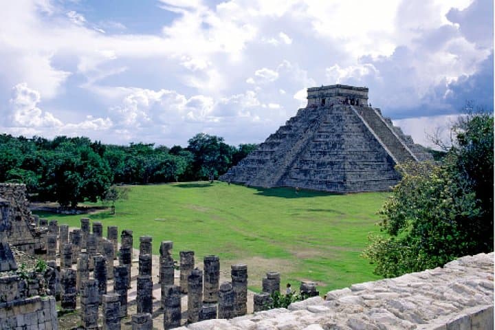 Chichén Itzá Deluxe: Pyramid, Cenote Swim & Valladolid Day Trip photo 6