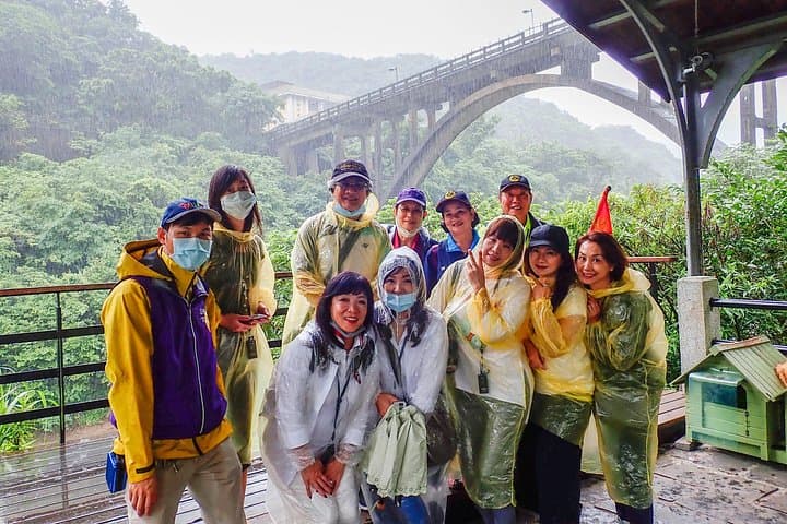 Ruifang to Houtong: Cycling the Old Mining Road and Cat Village photo 2