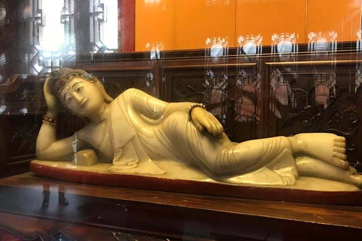 Private Shanghai Historical Tour and Huangpu River Cruise — Oriental Pearl, Jade Buddha & Jewish Refugees Museum photo 5