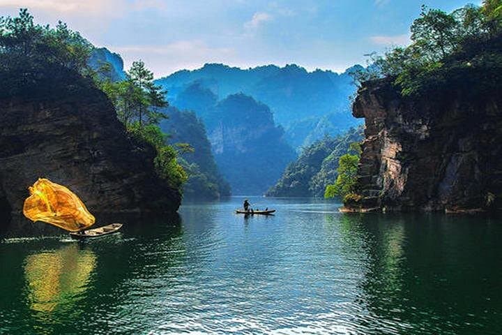 Exploring Huanglong Cave, Baofeng Lake and Xibu Street: A Day in Zhangjiajie