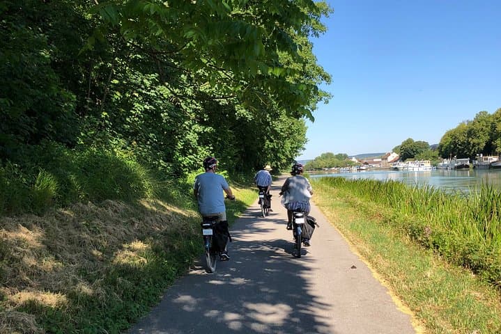 Epernay Full-Day Champagne E‑Bike Tour with Cellar Visit and Lunch photo 4