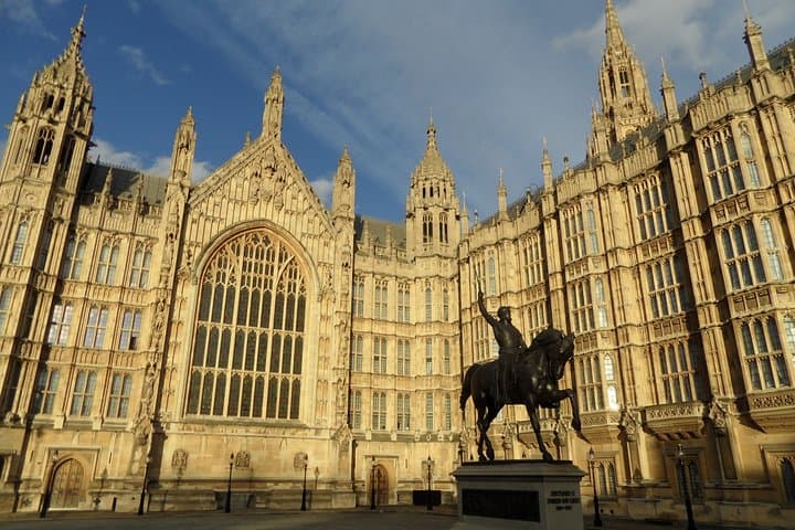 Central London Private Walking Tour: Buckingham Palace, Westminster & Trafalgar Square