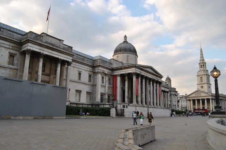 Central London Private Walking Tour: Buckingham Palace, Westminster & Trafalgar Square photo 4