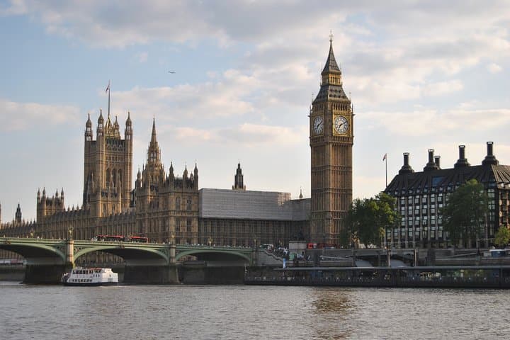 Central London Private Walking Tour: Buckingham Palace, Westminster & Trafalgar Square photo 6