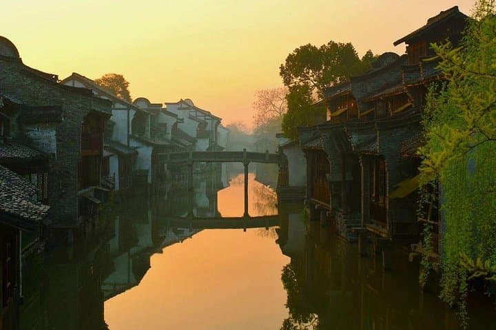 Private Night Tour to Wuzhen Water Town from Hangzhou — Evening Canals & Riverside Dinner photo 3