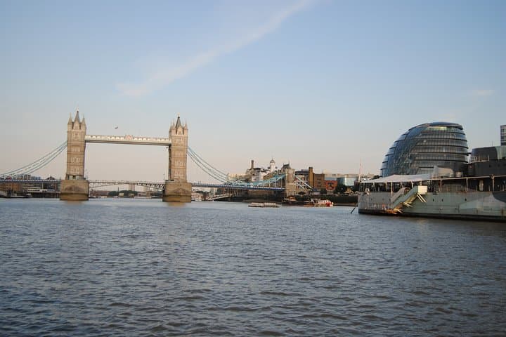 Bridges of London: Private 3-Hour Thames Walking Tour photo 3