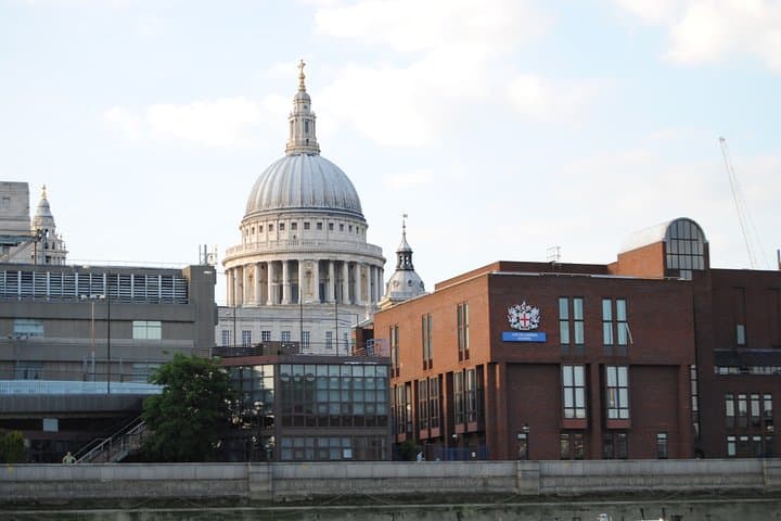 Bridges of London: Private 3-Hour Thames Walking Tour photo 2