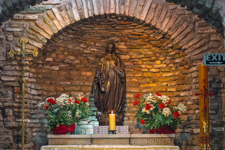 Ephesus and Pamukkale 2-Day Tour from Istanbul: Celsus Library, Virgin Mary & Travertines photo 6