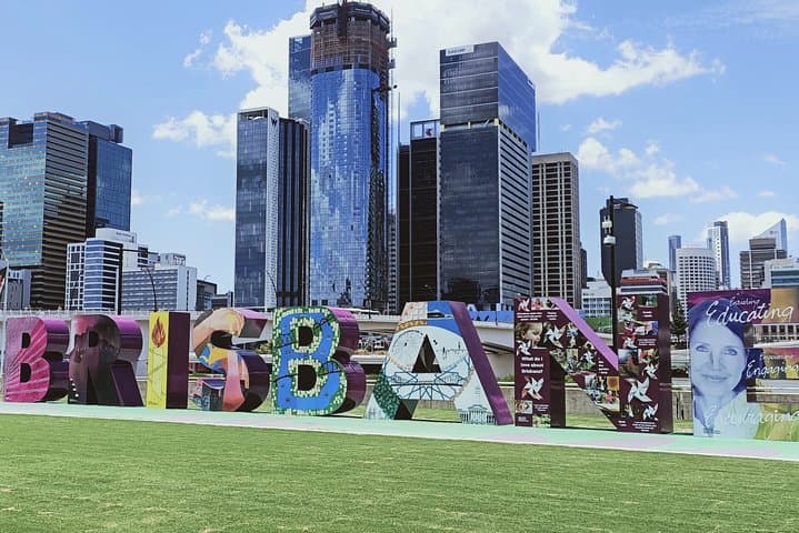Brisbane City Essentials Walking Tour — 3-Hour CBD Highlights & Riverfront Stroll photo 2