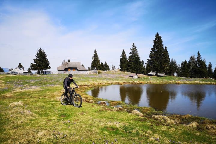 Velika Planina Mountain Biking — E‑Bike Trails Above Ljubljana photo 4
