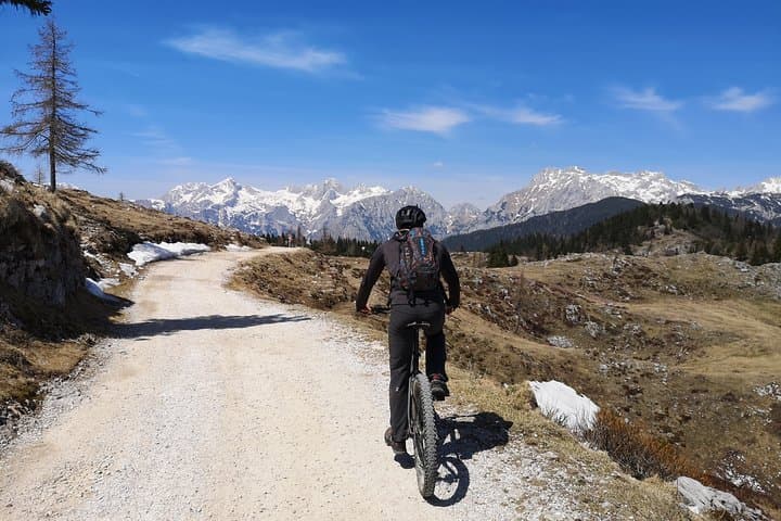 Velika Planina Mountain Biking — E‑Bike Trails Above Ljubljana photo 5