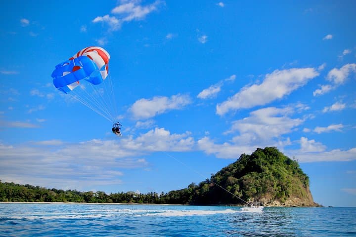 Manuel Antonio Winch-Boat Parasailing with Aguas Azules photo 3