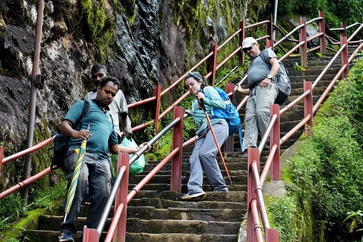 Overnight Hike to Adam's Peak: Sunrise Pilgrimage and Summit Steps photo 3
