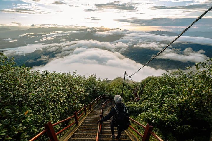 Overnight Hike to Adam's Peak: Sunrise Pilgrimage and Summit Steps