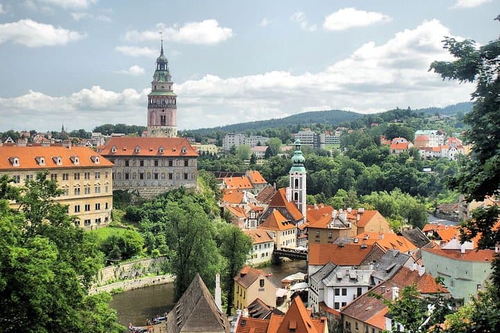 2-Day Private Prague to Munich Tour via Hallstatt, Salzburg & Cesky Krumlov
