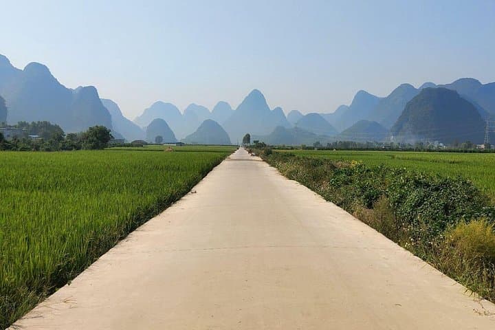 Guilin to Yangshuo 3-Day Private Tour — Li River Cruise, Reed Flute Cave & Longji Terraces photo 2