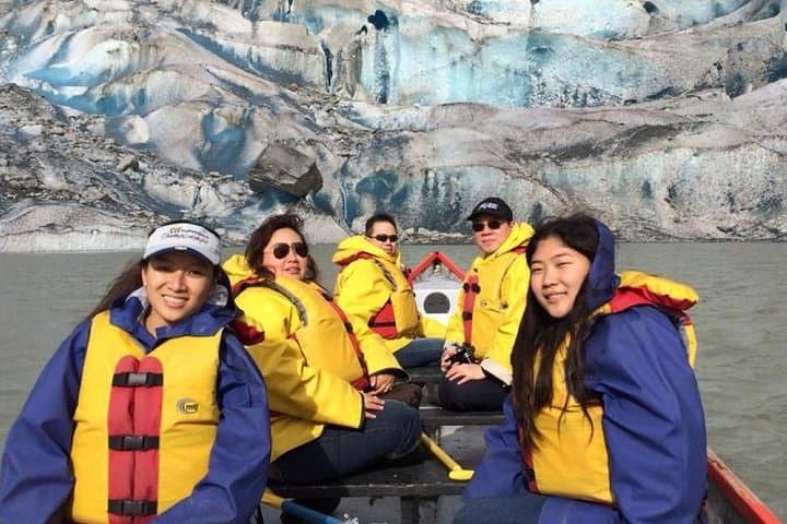 Mendenhall Lake Kayak Tour: Paddle to Mendenhall Glacier & Nugget Falls photo 5