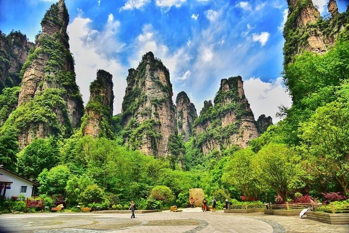 2-Day Private Zhangjiajie Tour from Shanghai: Hike Tianzi Mountain & Walk the Glass Bridge