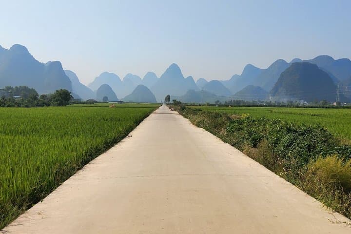 Guilin to Yangshuo: 4-Day Private Tour of Longji Terraces, Dong Villages & Li River