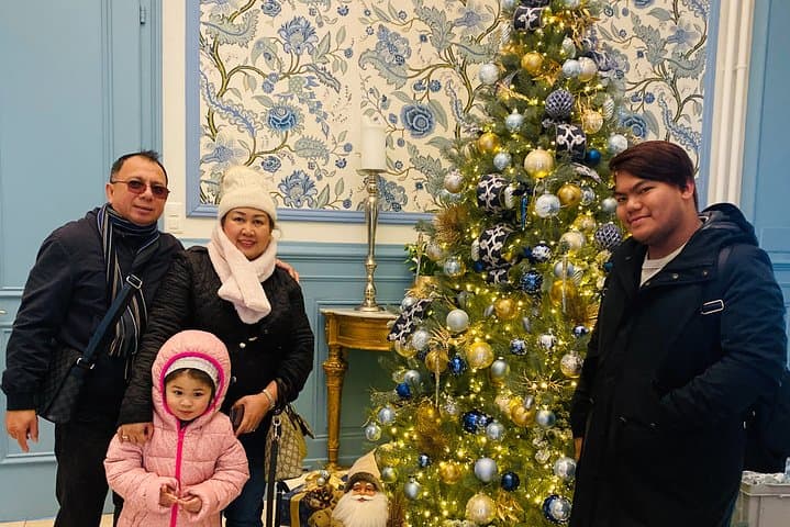 Lucerne Christmas Walking Tour — Chapel Bridge, Markets & Gingerbread photo 4